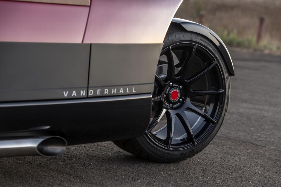 Детали экстерьера Vanderhall Carmel 2019 года  (фото 32 из 45)